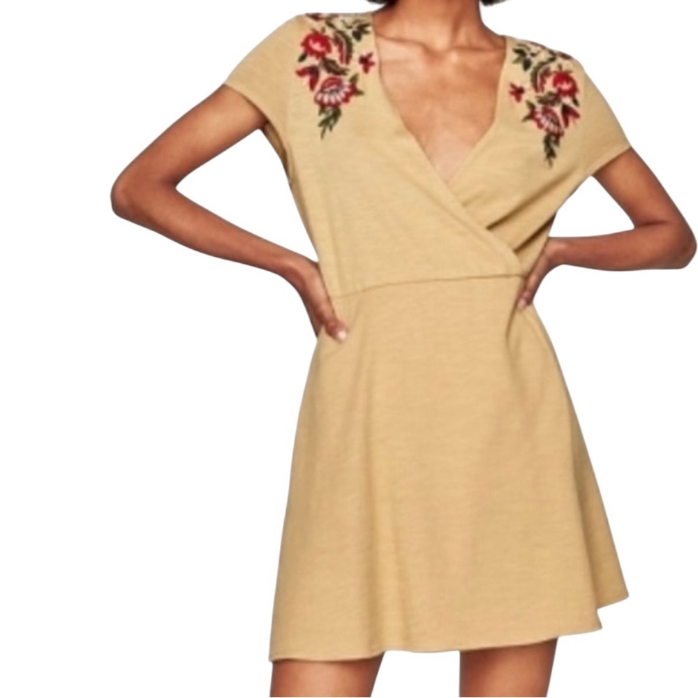 ZARA NWT Tan Wrap Embroidered Short Sleeve Knit Wrap Dress - Sz. S